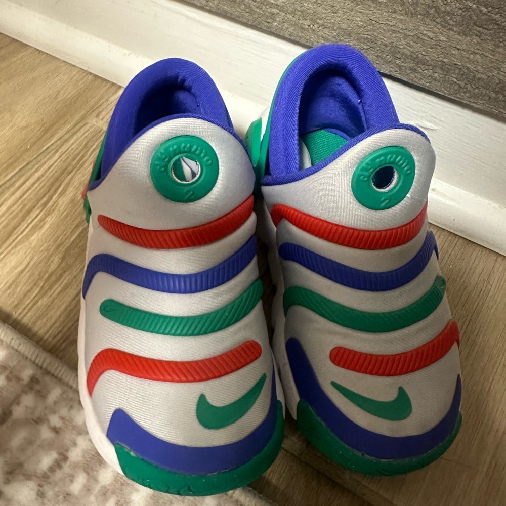 Nike Red and Green Wave Pattern Sneakers